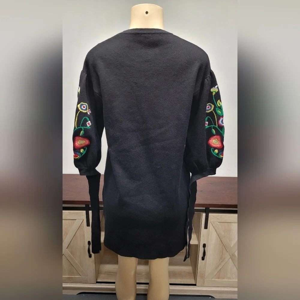 Zara Knit Dress Sz S Embroidery Beautiful